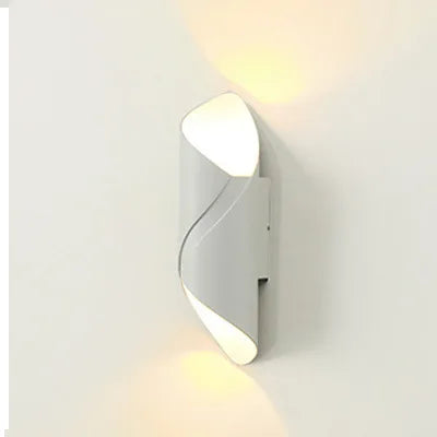 Modern wall light with IP65 water resistance – LED lighting for indoor and outdoor use