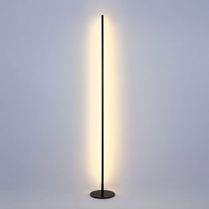 Minimalist Linear LED Outdoor Floor Lamp IP65 Solar/Plug-In Black Aluminium 3000K