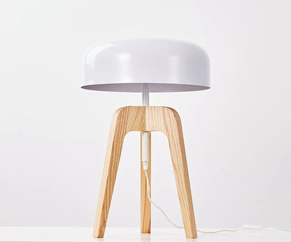 Pileo Porada Floor Lamp – Solid Wood Tripod Light