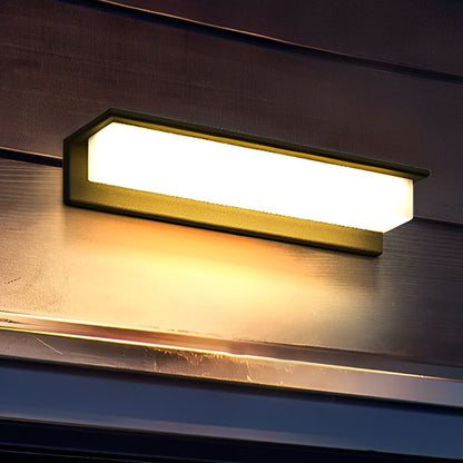 Modern Aluminum PC Outdoor Wall Sconce Black Solar or Hardwired IP54 CRI80 22000mAh 3 Widths Balcony Garden