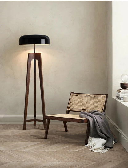 Pileo Porada Floor Lamp – Solid Wood Tripod Light