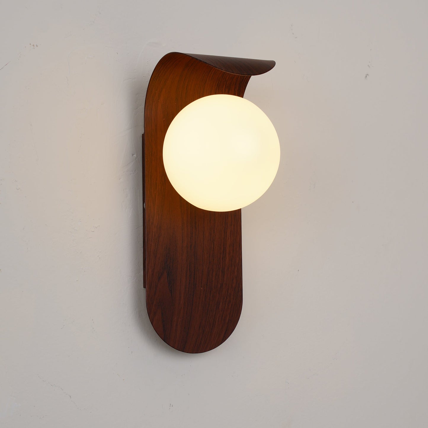 Nordic Wood Wall Sconce – Modern Indoor Wall Light