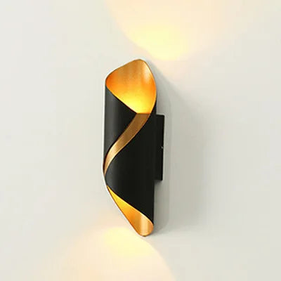 Modern wall light with IP65 water resistance – LED lighting for indoor and outdoor use