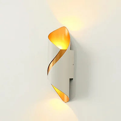 Modern wall light with IP65 water resistance – LED lighting for indoor and outdoor use