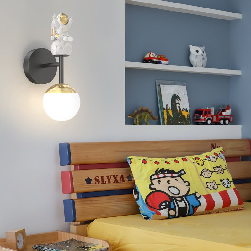 Modern Astronaut Wall Sconce – 3-Step Dimmable LED Indoor Wall Light