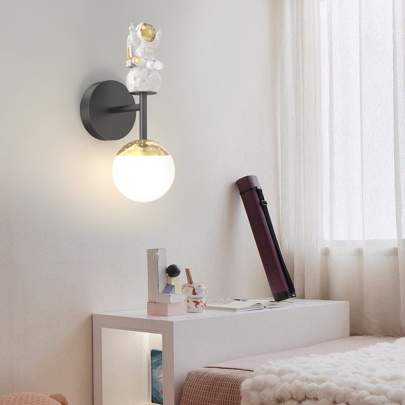Modern Astronaut Wall Sconce – 3-Step Dimmable LED Indoor Wall Light