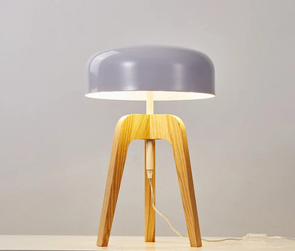 Pileo Porada Floor Lamp – Solid Wood Tripod Light