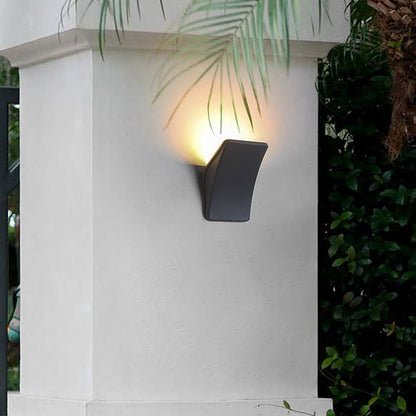 Modern LED Outdoor Wall Sconce Die-Cast Aluminum Glass Unique Angle 12W IP65 Black 1-Light 2-Light