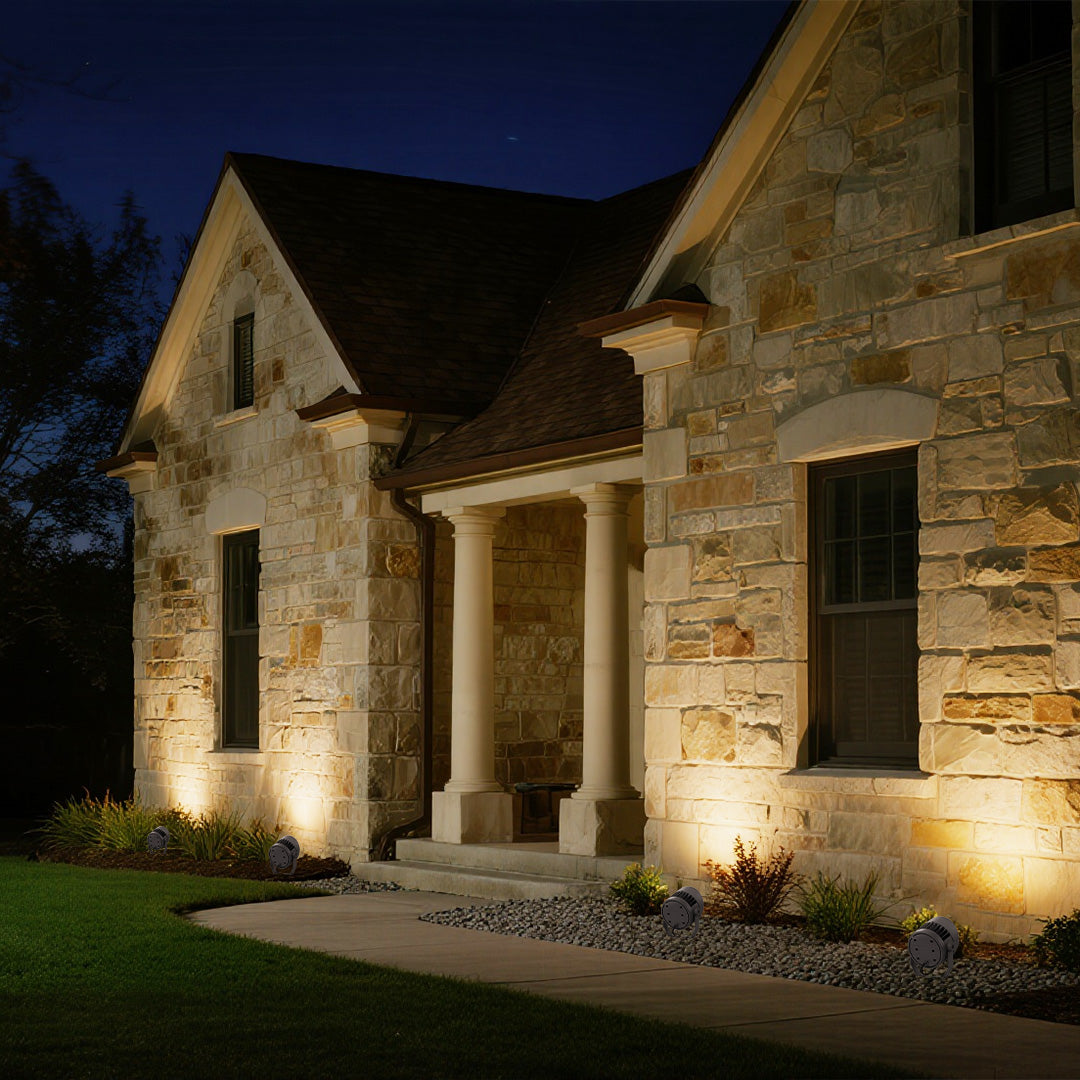 Hardwired LED Outdoor Garden Spotlight 36W 72W 100W Die-Cast Aluminum Tempered Glass 3000K CRI 80 IP65 Two Models