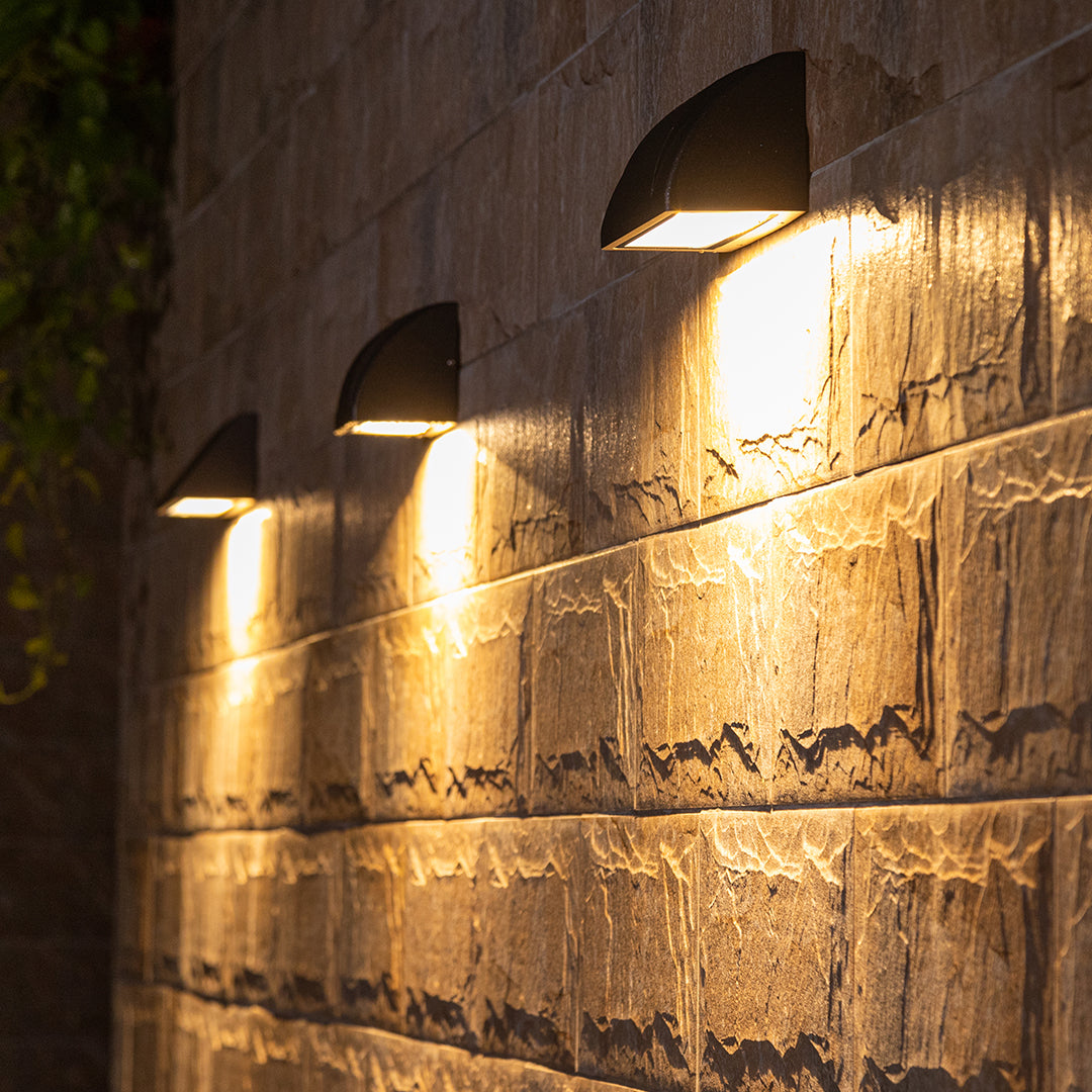Modern LED Outdoor Wall Sconce OSRAM Chip IP65 Military Grade 8W 3000K Semicircle Triangle Black CRI80