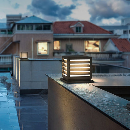 Louvred Aluminum PC Outdoor Pillar Light Black Solar or Hardwired IP54 4 Sizes Terrace Deck Post