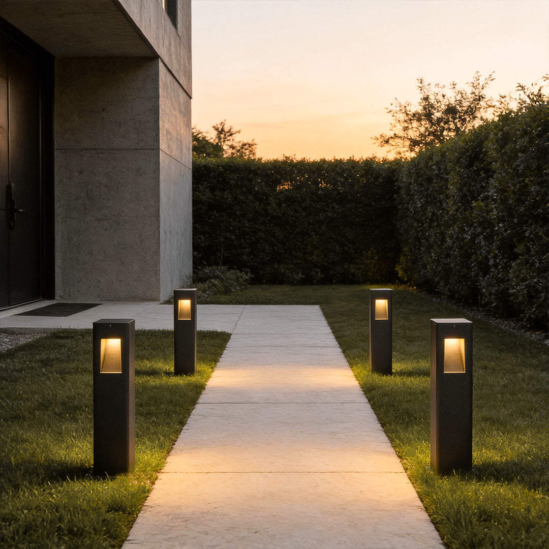 Contemporary Path Light Single Double Head Black Aluminum Glass CRI90 IP65 DC24V 2 Heights