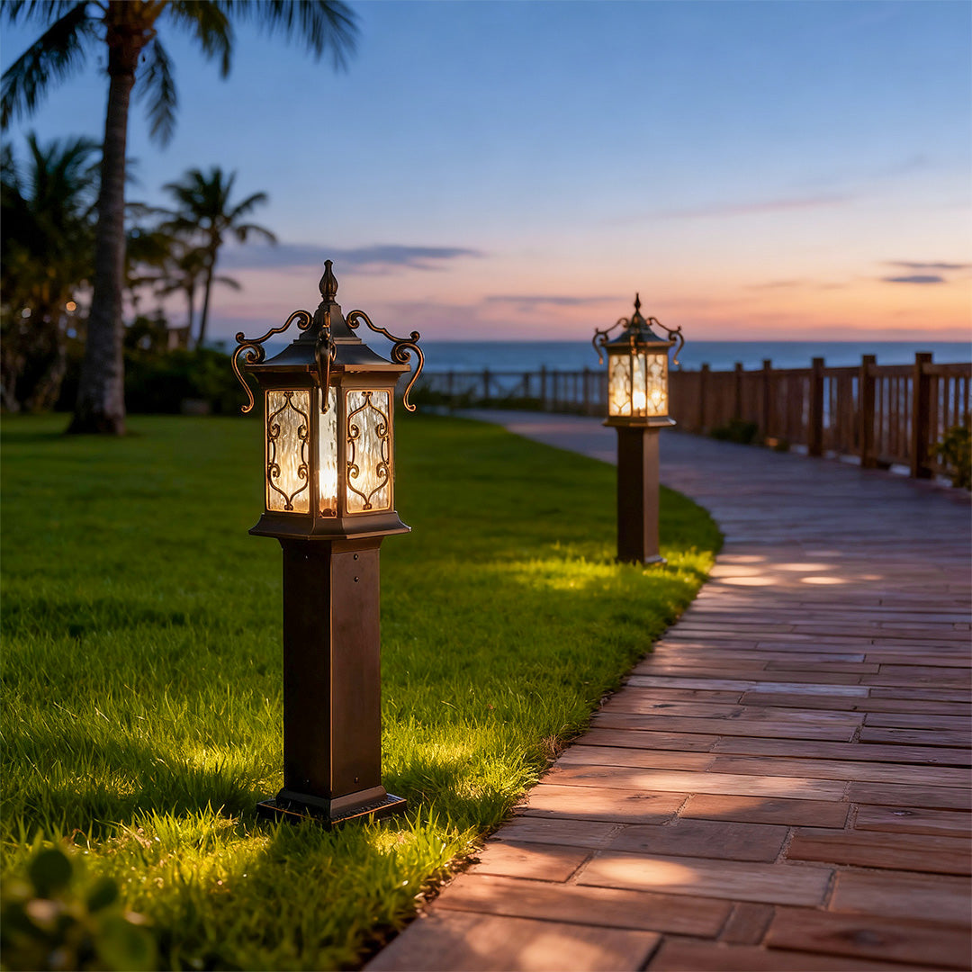 European Style Gilded Landscape Post Light Bronze Gold Aluminum Glass IP65 2 Sizes Villa Courtyard