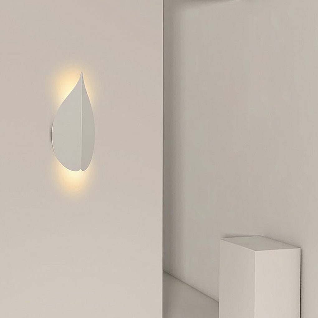 Leaf Shaped LED Wall Sconce Modern Organic Indoor Bedroom Hallway White Black