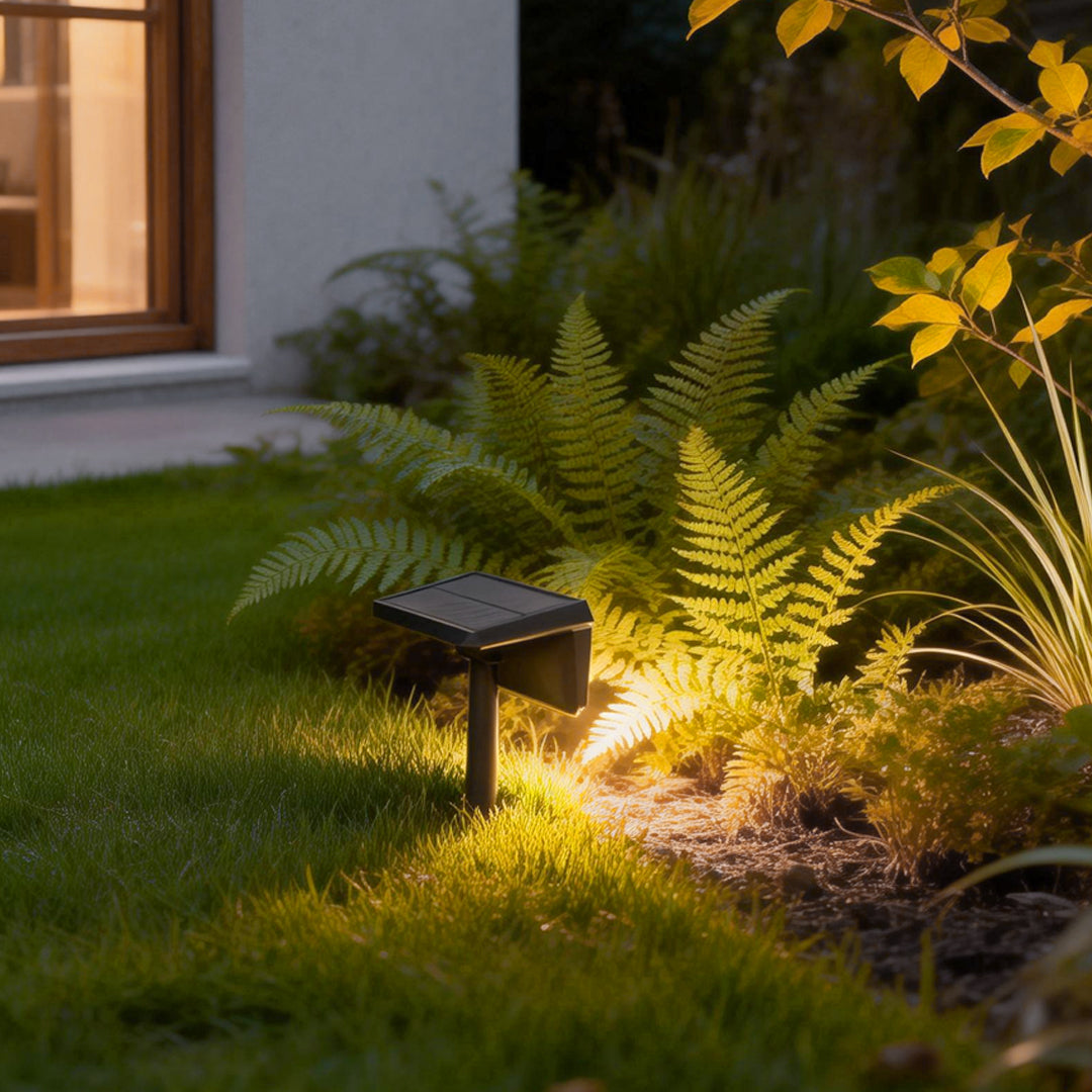 Adjustable Solar LED Landscape Spotlight Waterproof Outdoor Lawn & Path Lighting Black ABS PC IP65