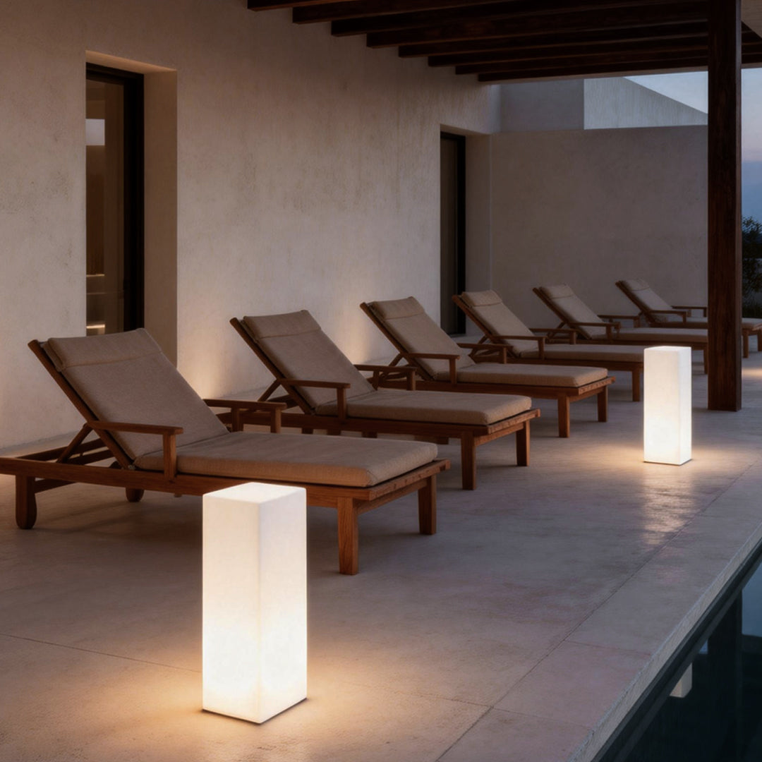 Square PE Glowing Outdoor Floor Lamp IP65 Dimmable RGB+CCT Remote 5W Landscape