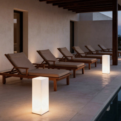Square PE Glowing Outdoor Floor Lamp IP65 Dimmable RGB+CCT Remote 5W Landscape